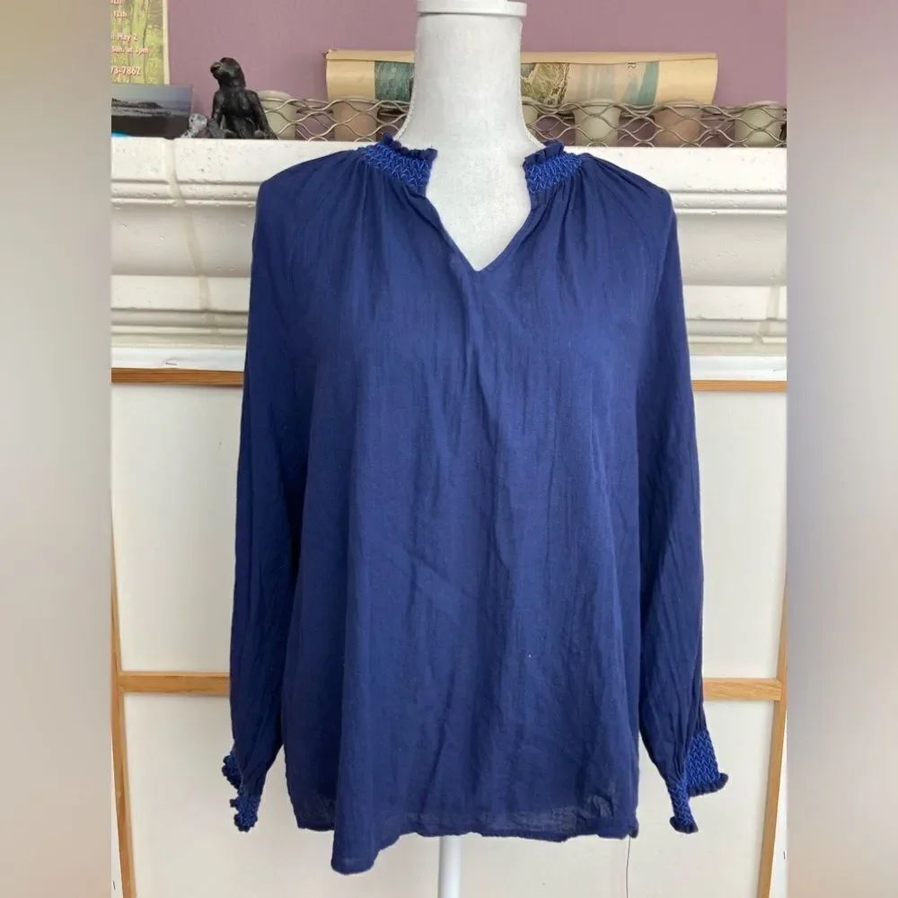 Old Navy NWOT peasant blouse/tunic w/ contrast bright blue stitching neck, cuffs